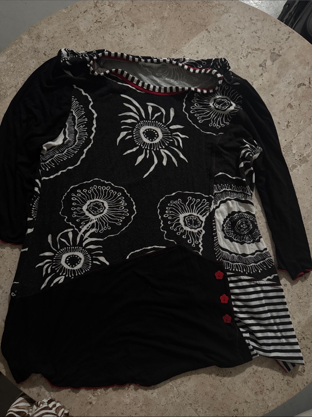 Cactus Black & White Floral-Print Long Sleeve Top